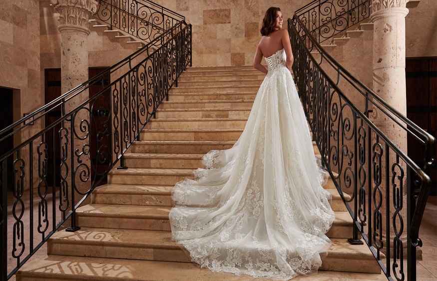 10 tips for buying a cheaper wedding dress